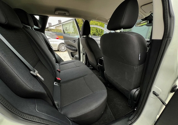 Nissan Qashqai cena 69900 przebieg: 82000, rok produkcji 2020 z Chrzanów małe 667